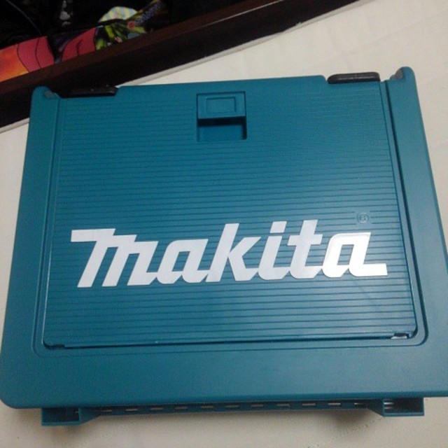 Makita(マキタ)のマキタインパクトレンチ 自動車/バイクの自動車(メンテナンス用品)の商品写真