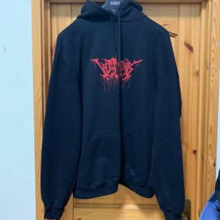 バレンシアガ(Balenciaga)のVETEMENTS メタルロゴ pullover (パーカー)