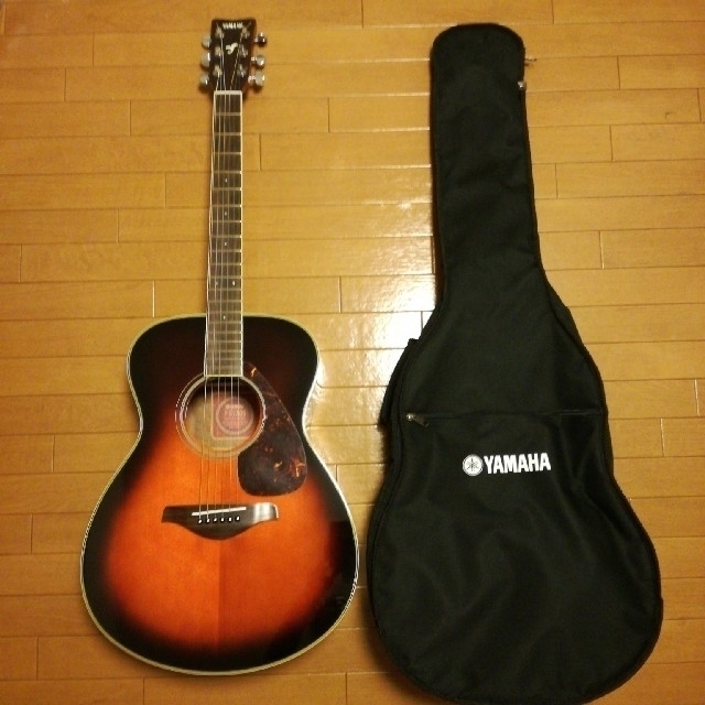 YAMAHA　ヤマハ　アコースティックギター　FS720S