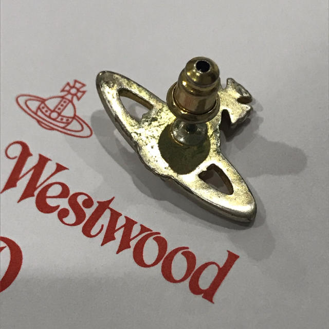Vivienne Westwood(ヴィヴィアンウエストウッド)のVivienne Westwoodゴールドピアス片耳 レディースのアクセサリー(ピアス)の商品写真