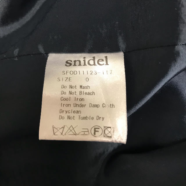 SNIDEL(スナイデル)のsnidelチューリップスリーブワンピース ネイビー レディースのワンピース(ミニワンピース)の商品写真