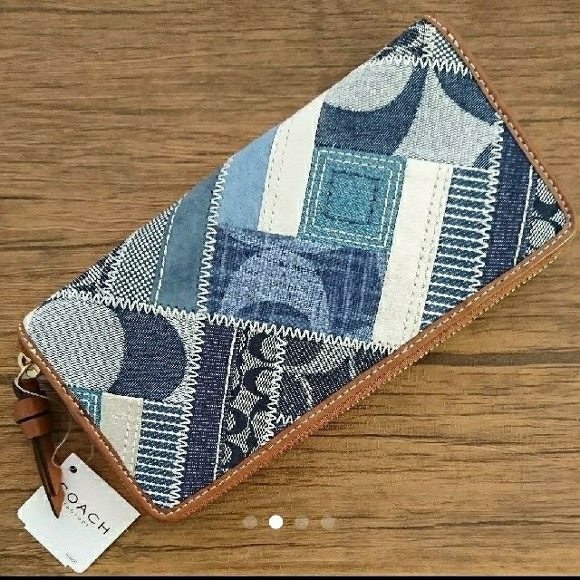 COACH(コーチ)のフルグラ**様専用 COACH デニム パッチワーク 財布 レディースのファッション小物(財布)の商品写真