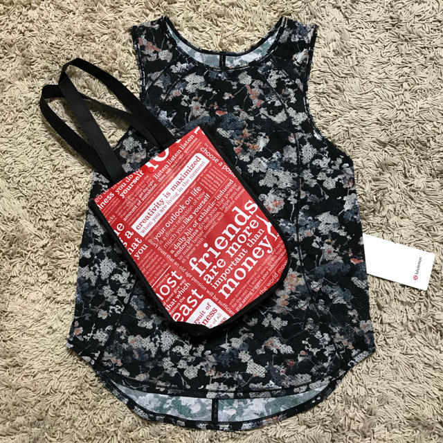 lululemon(ルルレモン)のルルレモン タンクトップ ヨガ トレーニング ズンバ レディースのトップス(タンクトップ)の商品写真