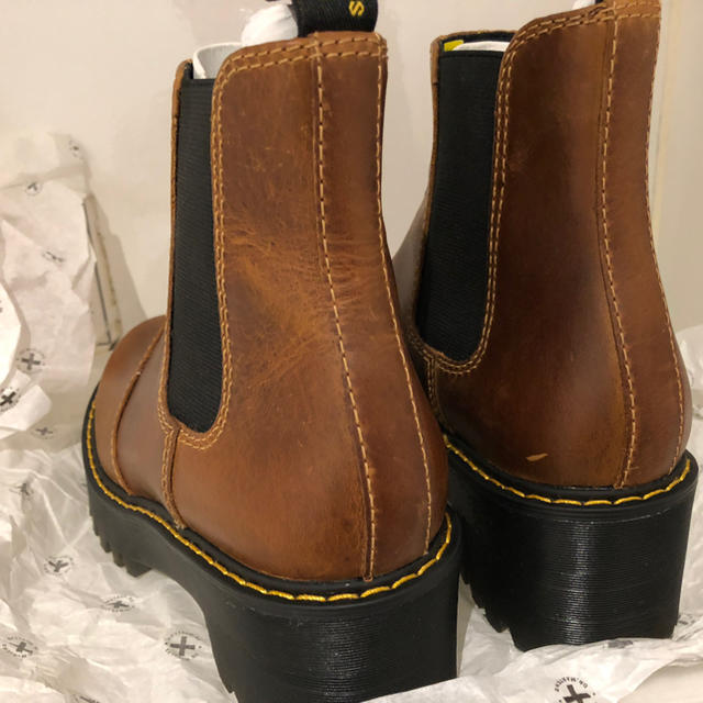 Dr.Martens(ドクターマーチン)の［みあこさま専用］Dr.Martins　厚底ブーツヒール付き ２３CM 箱あり レディースの靴/シューズ(ブーツ)の商品写真