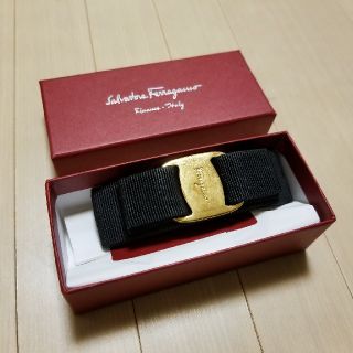 サルヴァトーレフェラガモ(Salvatore Ferragamo)のフェラガモ　バレッタ　箱付き　送料込み(バレッタ/ヘアクリップ)