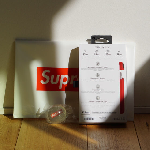 付属品［送料込］supreme mophi iPhone 8 juice pack 赤