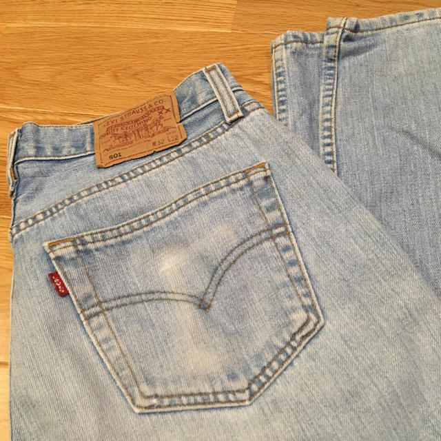 501(ゴーマルイチ)のLevi's 501メンズジーンズ メンズのパンツ(デニム/ジーンズ)の商品写真