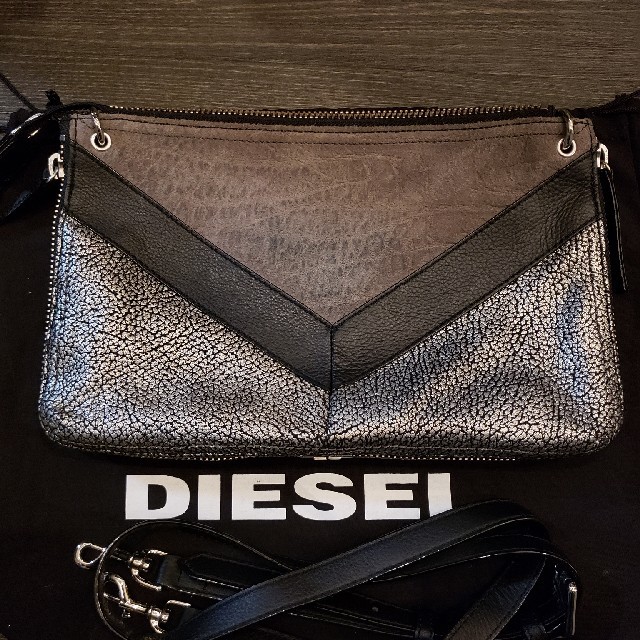 DIESEL(ディーゼル)のDIESEL　クラッチバッグ　ショルダー　2way メンズのバッグ(セカンドバッグ/クラッチバッグ)の商品写真
