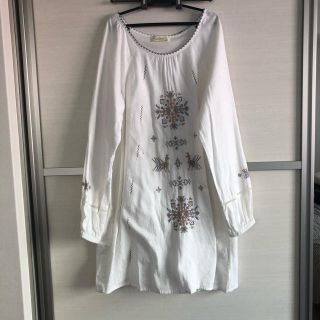 ダブルクローゼット(w closet)のめぐ様専用【訳あり 特別価格】w closet 刺繍ワンピース(ひざ丈ワンピース)