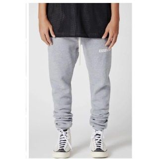 フィアオブゴッド(FEAR OF GOD)のＳ FOG Essentials Graphic Sweatpants(その他)