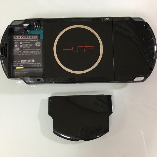 PlayStation Portable(プレイステーションポータブル)の新品同様 PSP-3000 レッド/ブラック エンタメ/ホビーのゲームソフト/ゲーム機本体(携帯用ゲーム機本体)の商品写真