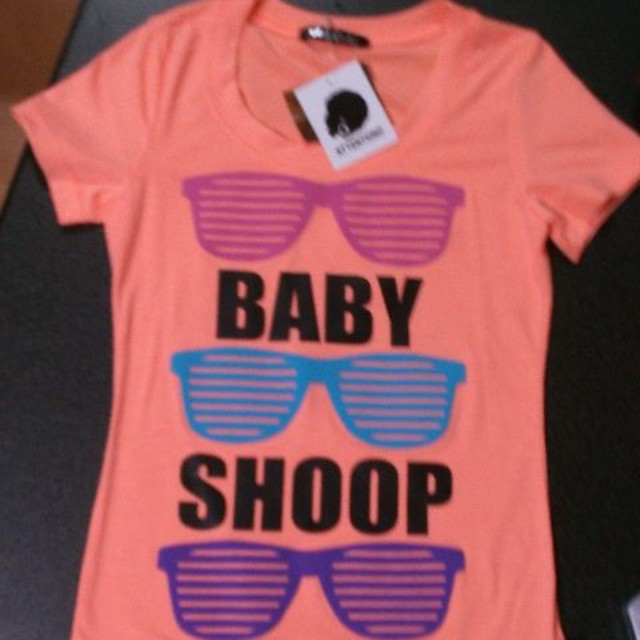 baby shoop(ベイビーシュープ)の◆babyshoop◆ロゴアフロガールネオンTシャツ◆ レディースのトップス(Tシャツ(半袖/袖なし))の商品写真