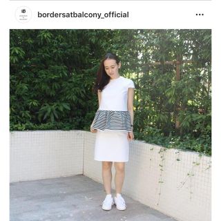 ドゥロワー(Drawer)の【大人気】【最終値下げ】BORDERS at BALCONY白ペプラムワンピース(ひざ丈ワンピース)