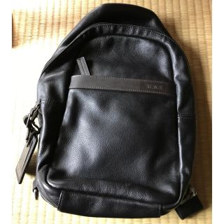 トゥミ(TUMI)のtumiレザーショルダーバッグ (ショルダーバッグ)