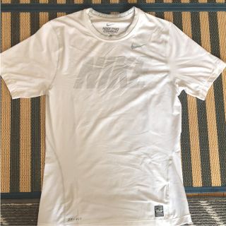 ナイキ(NIKE)のNIKE シャツ(Tシャツ/カットソー(半袖/袖なし))