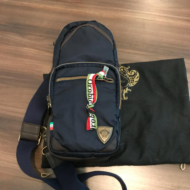 オロビアンコ ボディーバッグ 新品 することにしました