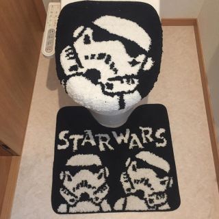 ディズニー(Disney)のスターウォーズ トイレカバー＆マットセット 新品未使用‼️ star wars(キャラクターグッズ)