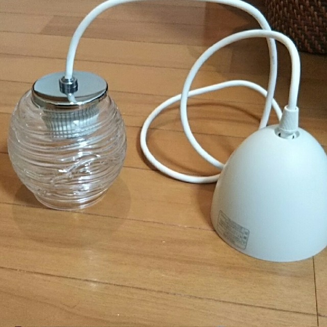 KOIZUMI(コイズミ)の2個 LEDペンダントライト 新品 KOIZUMI ガラス インテリア/住まい/日用品のライト/照明/LED(天井照明)の商品写真