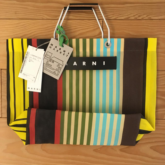 Marni(マルニ)のマルニ フラワーカフェバッグ レディースのバッグ(かごバッグ/ストローバッグ)の商品写真