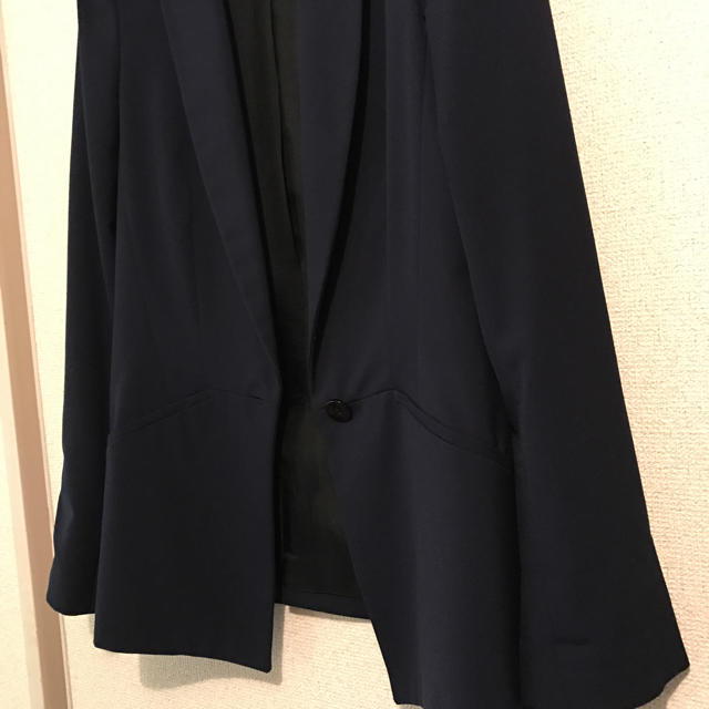 ZARA(ザラ)のZARA☆紺ジャケット  Aライン美品 レディースのジャケット/アウター(テーラードジャケット)の商品写真