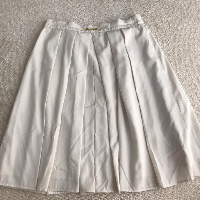 CLEAR IMPRESSION(クリアインプレッション)のひざ丈スカート ベージュ  レディースのスカート(ひざ丈スカート)の商品写真