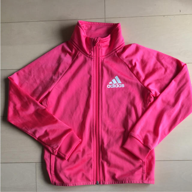 adidas(アディダス)のジャージ130 キッズ/ベビー/マタニティのキッズ服女の子用(90cm~)(ジャケット/上着)の商品写真