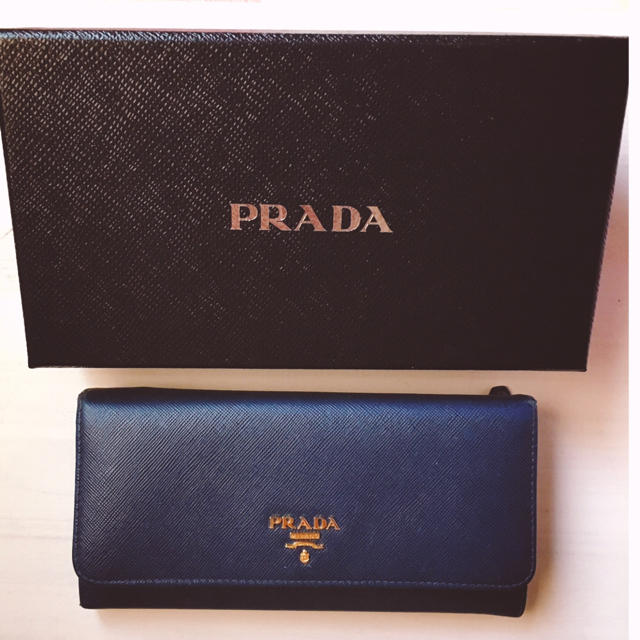 PRADA(プラダ)のPRADA 長財布 レディースのファッション小物(財布)の商品写真