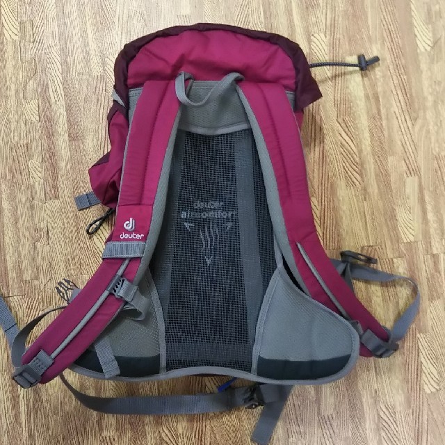 Deuter(ドイター)の☺️nyaikoさま専用です☺️deuter リュック 14L レディースのバッグ(リュック/バックパック)の商品写真