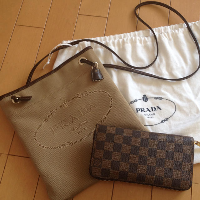 PRADA - PRADA ロゴジャガードショルダー美品