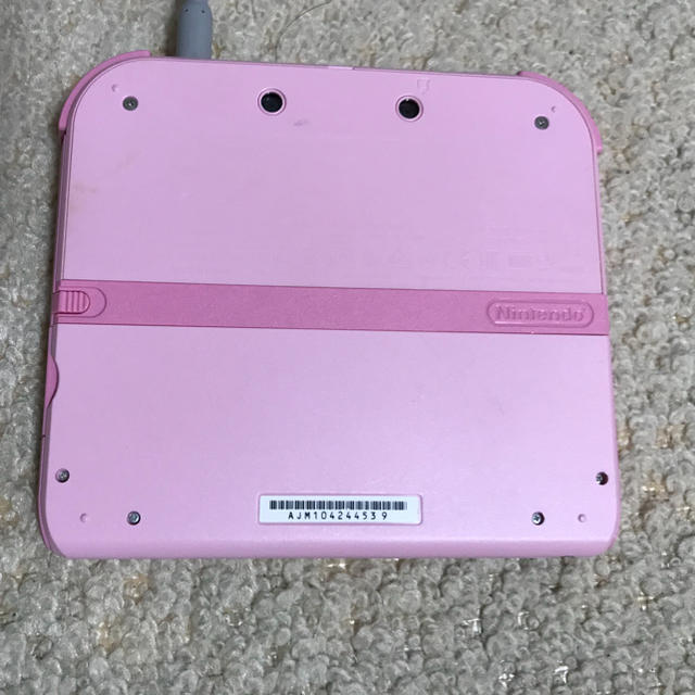 ニンテンドー2DS(ニンテンドー2DS)の2DS ピンク  エンタメ/ホビーのゲームソフト/ゲーム機本体(携帯用ゲーム機本体)の商品写真