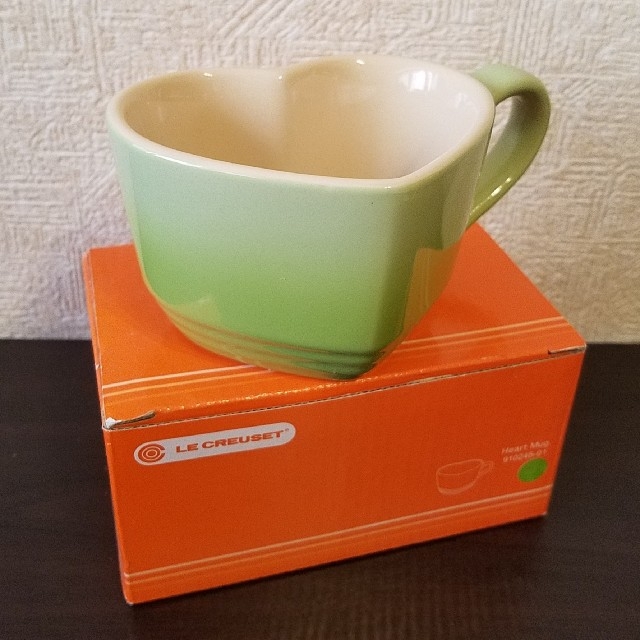 LE CREUSET(ルクルーゼ)のルクルーゼ Le Creuset  スモール ハートマグ 新品未使用　 インテリア/住まい/日用品のキッチン/食器(食器)の商品写真