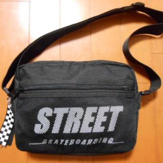 ウィゴー(WEGO)の美品☆WEGO　BROWNYのロゴ斜め掛けバッグ(ショルダーバッグ)