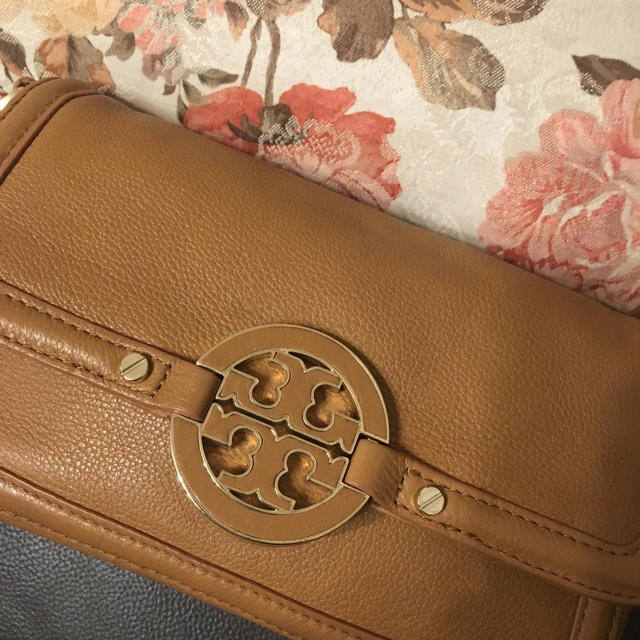 Tory Burch(トリーバーチ)のトリーバーチキャメルショルダーポーチ レディースのバッグ(ショルダーバッグ)の商品写真