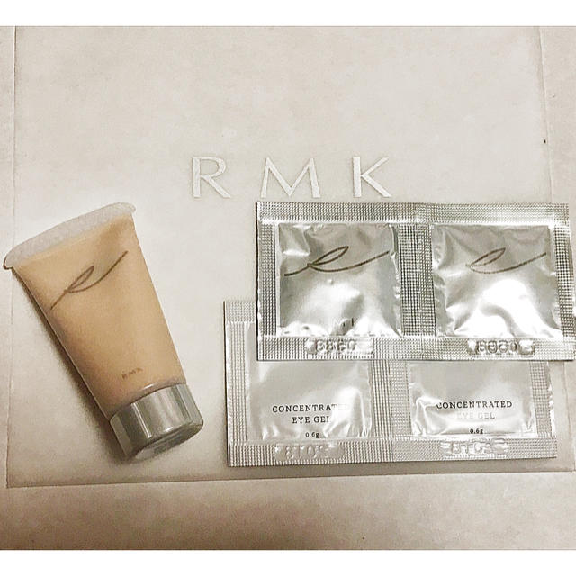 RMK(アールエムケー)のRMK クリーミィポリッシュトベース N01 コスメ/美容のベースメイク/化粧品(化粧下地)の商品写真