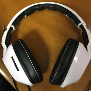 スカルキャンディ(Skullcandy)のSkullcandy crusher white [中古][値下げ可](ヘッドフォン/イヤフォン)