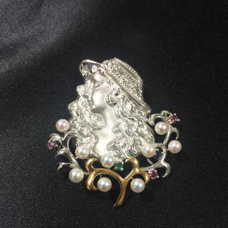 シルバー 18k エメラルド ルビー サファイア 真珠のブローチ (ネックレス)