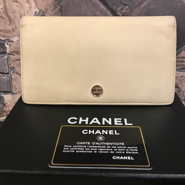 CHANEL(シャネル)の正規品 シャネル ココボタン 長財布 アイボリー レディースのファッション小物(財布)の商品写真