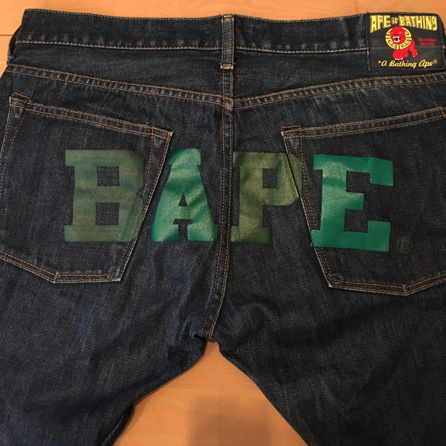 A BATHING APE(アベイシングエイプ)のA BATHING APE デニム ジーンズ Mサイズ メンズのパンツ(デニム/ジーンズ)の商品写真