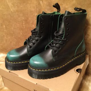 ドクターマーチン(Dr.Martens)の極上品！Dr.Martens 8ホールヴィンテージ UK6(ブーツ)