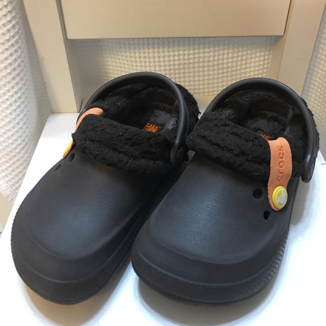 crocs(クロックス)のクロックス キッズ ボアサンダル ブリッツェン2.0クロッグ キッズ/ベビー/マタニティのキッズ靴/シューズ(15cm~)(サンダル)の商品写真