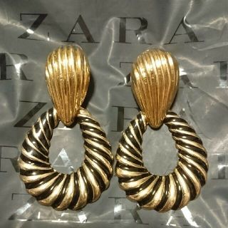 ザラ(ZARA)のZARA♡新品未使用 ヴィンテージ風ピアス(ピアス)