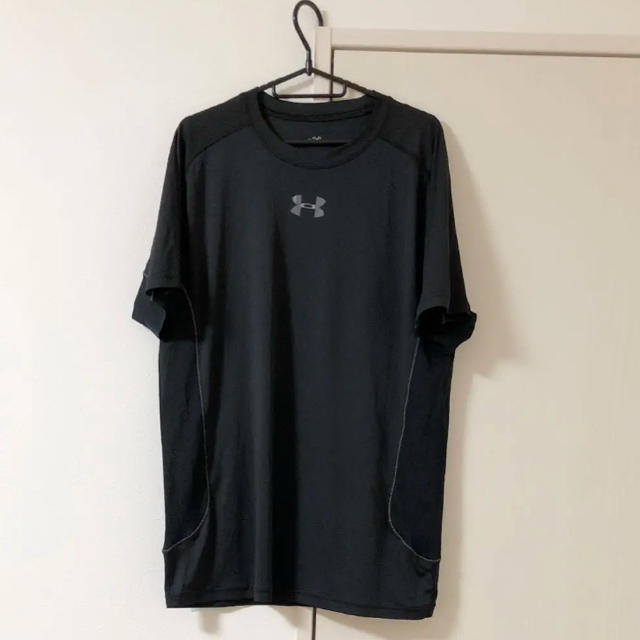 UNDER ARMOUR(アンダーアーマー)の専用 アンダーアーマー  Ｔシャツ 黒 メンズのトップス(Tシャツ/カットソー(半袖/袖なし))の商品写真