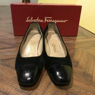 サルヴァトーレフェラガモ(Salvatore Ferragamo)の★フェラガモ★size 5 1/2★【黒パンプス】スエード&レザー★(ハイヒール/パンプス)