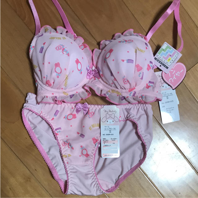 サンリオ - サンリオ マイメロディ ブラショーツセットの通販 by サンリオ - サンリオ マイメロディ ブラショーツセットの通販 by