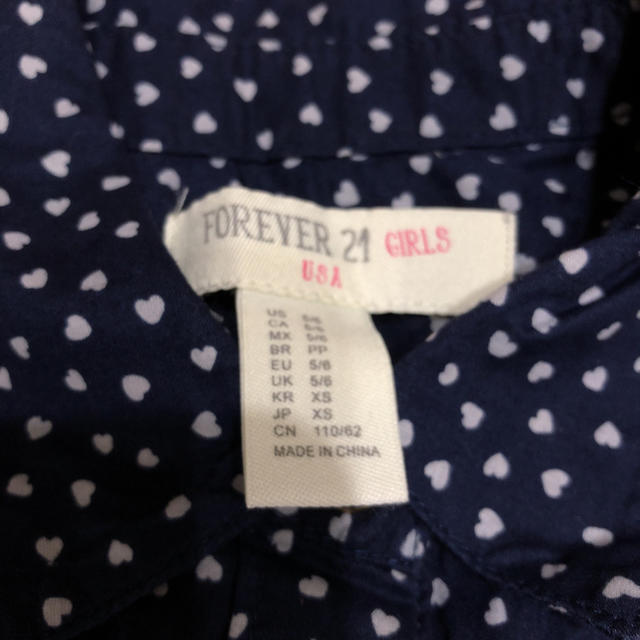 FOREVER 21(フォーエバートゥエンティーワン)のFOREVER21 GIRLS  シャツ XS  US5/6 キッズ/ベビー/マタニティのキッズ服女の子用(90cm~)(Tシャツ/カットソー)の商品写真