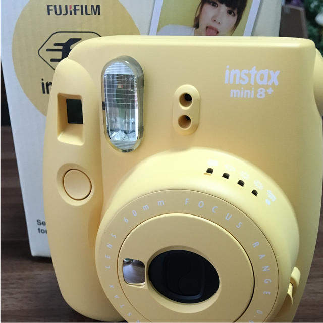 “チェキ” instax mini 8+ Honey（フィルム付き）スマホ/家電/カメラ