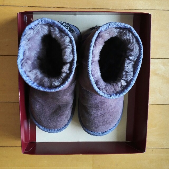 UGG(アグ)のUGG　ブーツ　値下げしました! キッズ/ベビー/マタニティのキッズ靴/シューズ(15cm~)(ブーツ)の商品写真