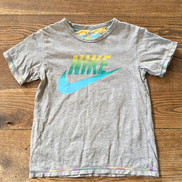 NIKE(ナイキ)のナイキティーシャツ キッズ/ベビー/マタニティのキッズ服男の子用(90cm~)(Tシャツ/カットソー)の商品写真