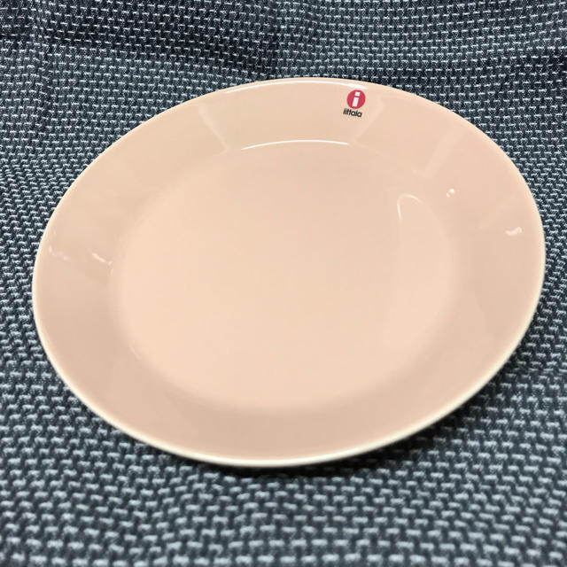 iittala(イッタラ)のiittala TEEMA 17cmプレート パウダー インテリア/住まい/日用品のキッチン/食器(食器)の商品写真