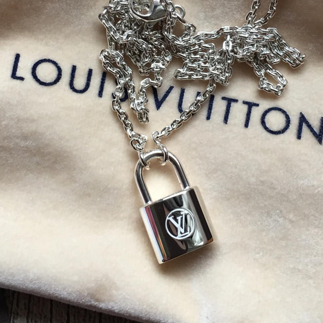 LOUIS VUITTON - 新品☆ルイヴィトン シルバーネックレス ユニセフの通販 by KEIKO.p｜ルイヴィトンならラクマ